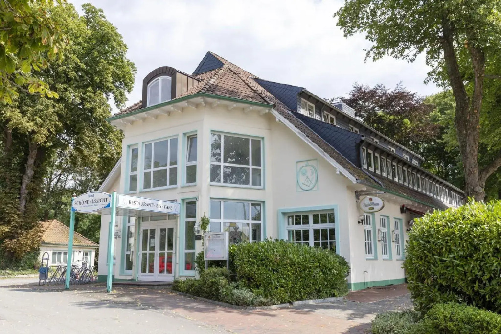 Hotel Schöne Aussicht, Stilvoll modern, direkt am Rüstersieler Hafen