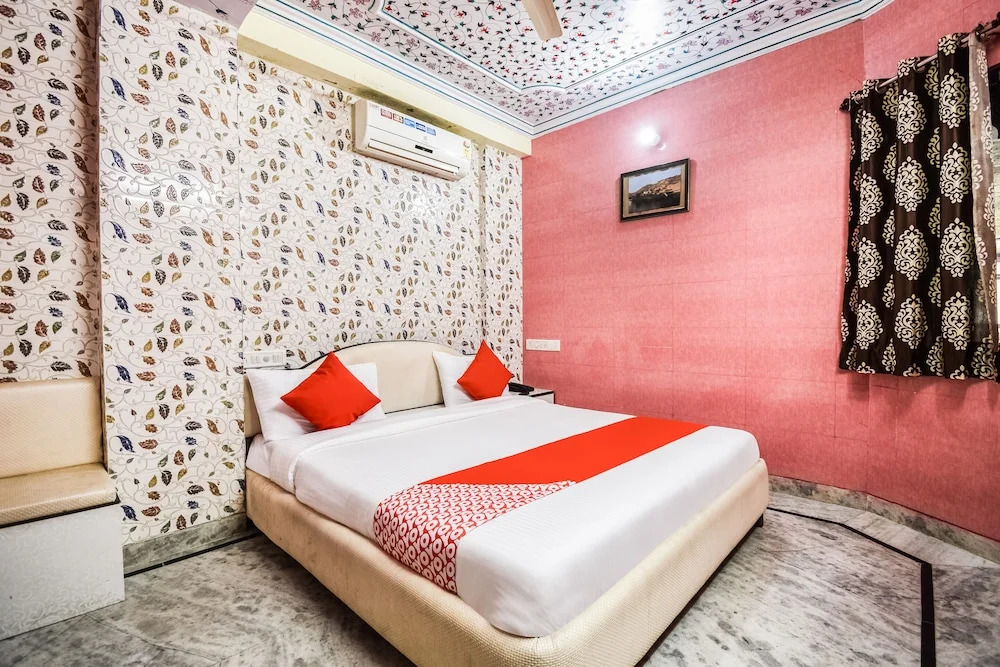 OYO 48665 Kesar Palace