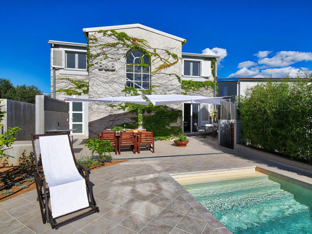Charming Villa with Pool