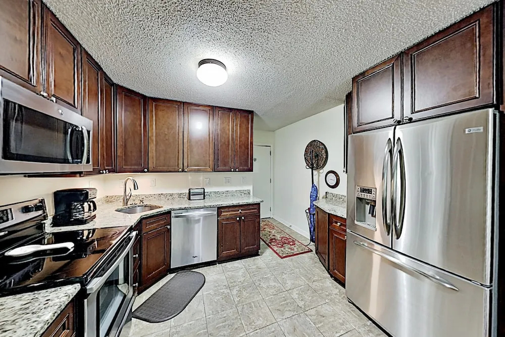 New Listing! Carol's Heaven 2br 2 Bedroom Condo