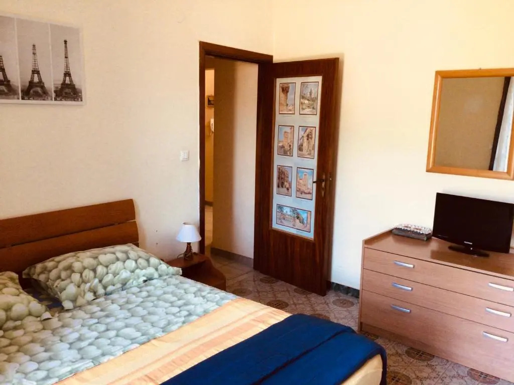 Ampio, comodo e grazioso appartamento 4-5persone
