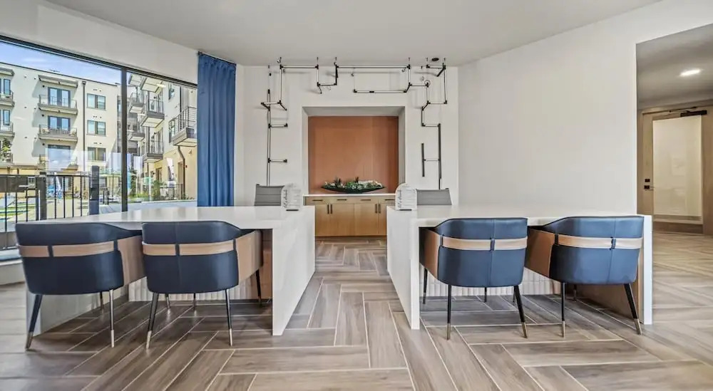 Boho Soco 1BR Queen Suite w Gympickleballlaundry