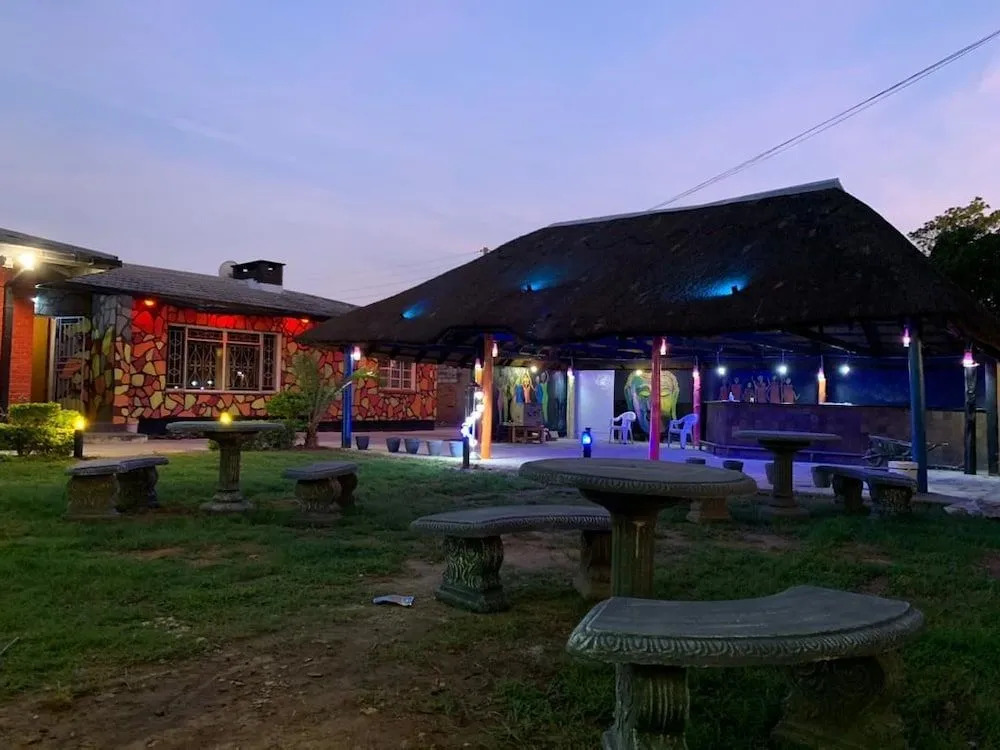 Hooters Lodge