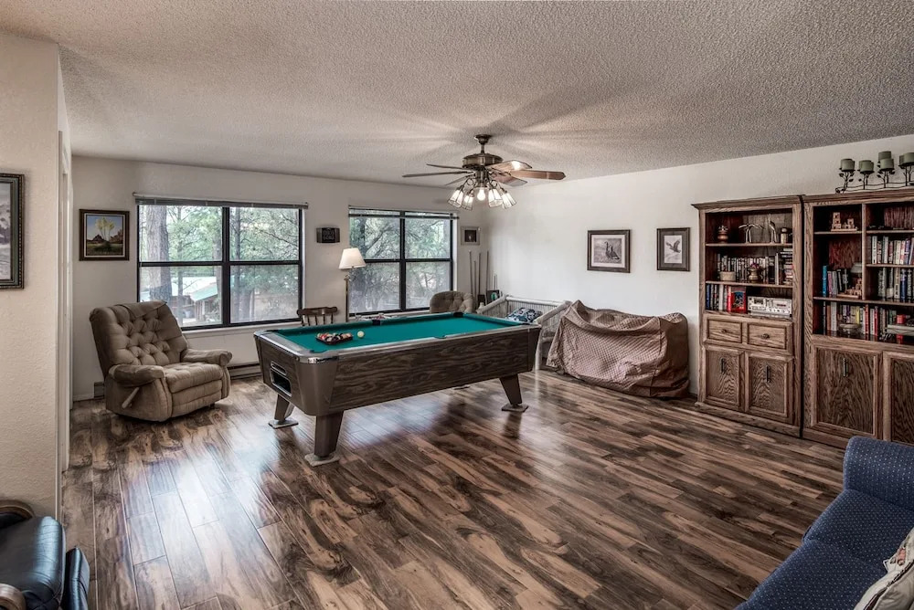 Aztex Retreat - Three Bedroom Cabin