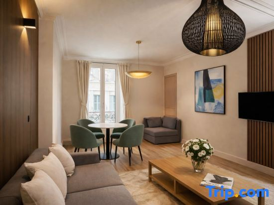 Premium family apartments for 5 near Champs-Élysées