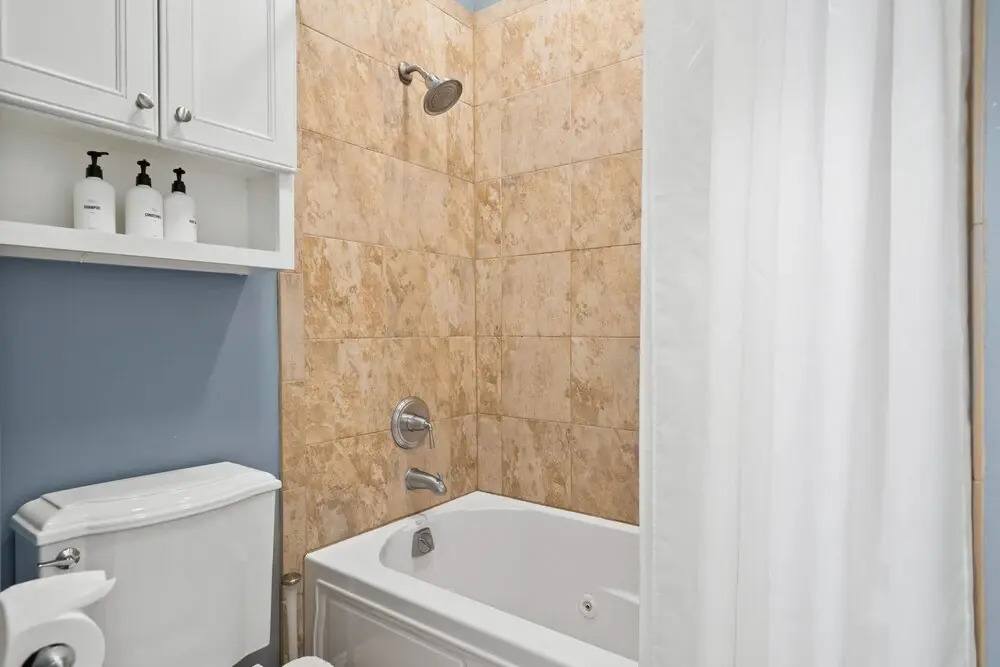 Historic Designer Lincoln Park Retreat Sleeps 14 by AllSet Turnover