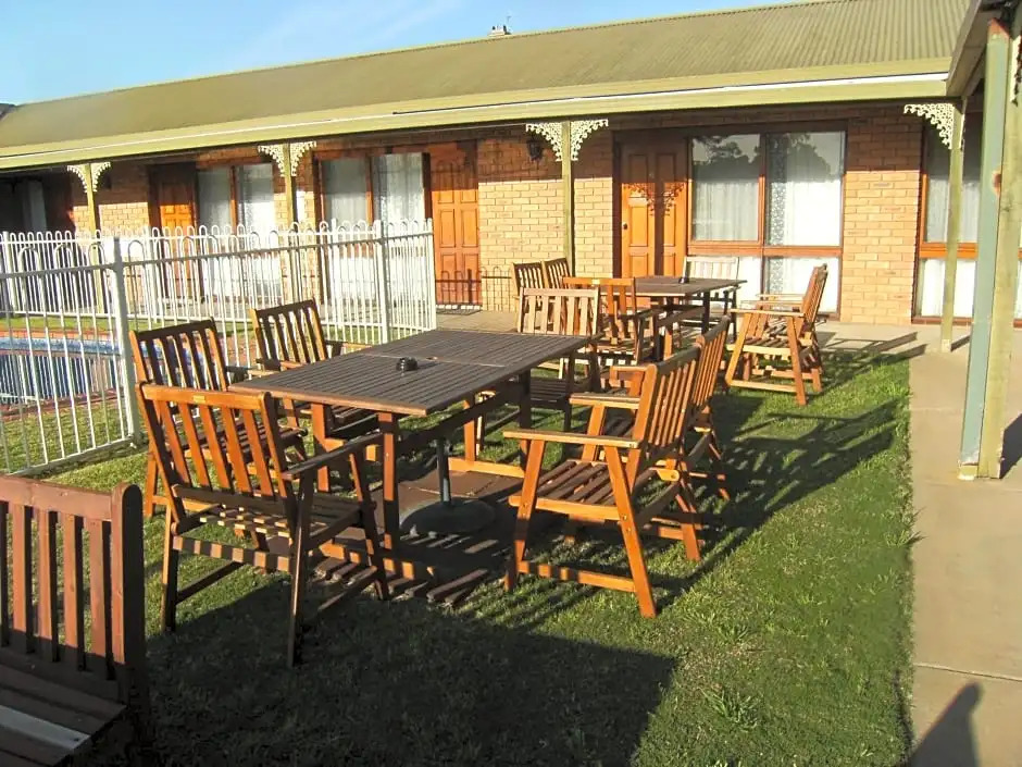 Regency Court Motel