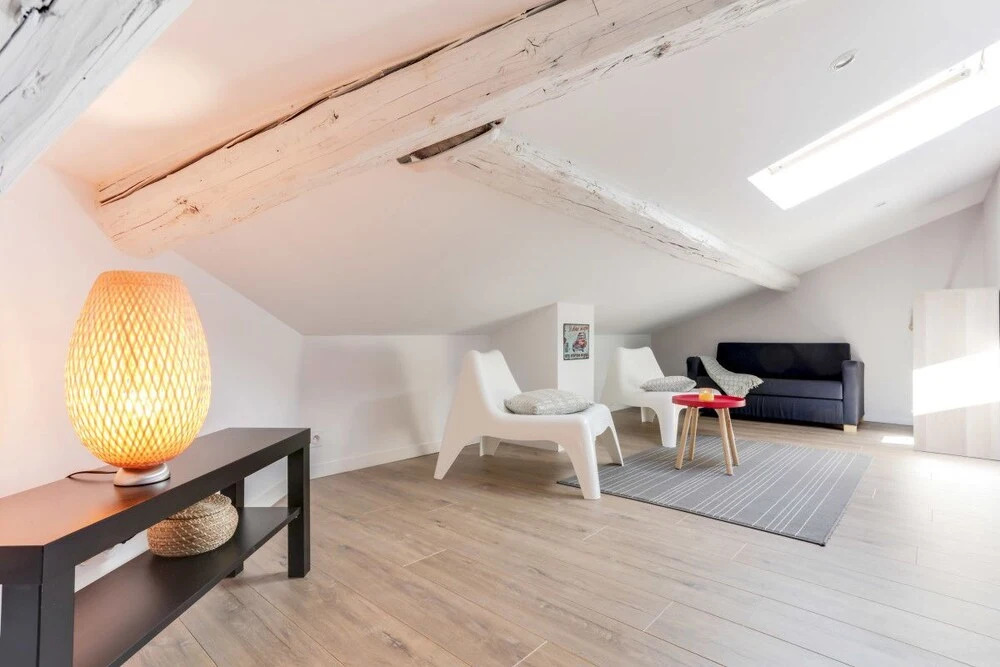 Wonderful 2 Bedrooms, Place de la Comédie