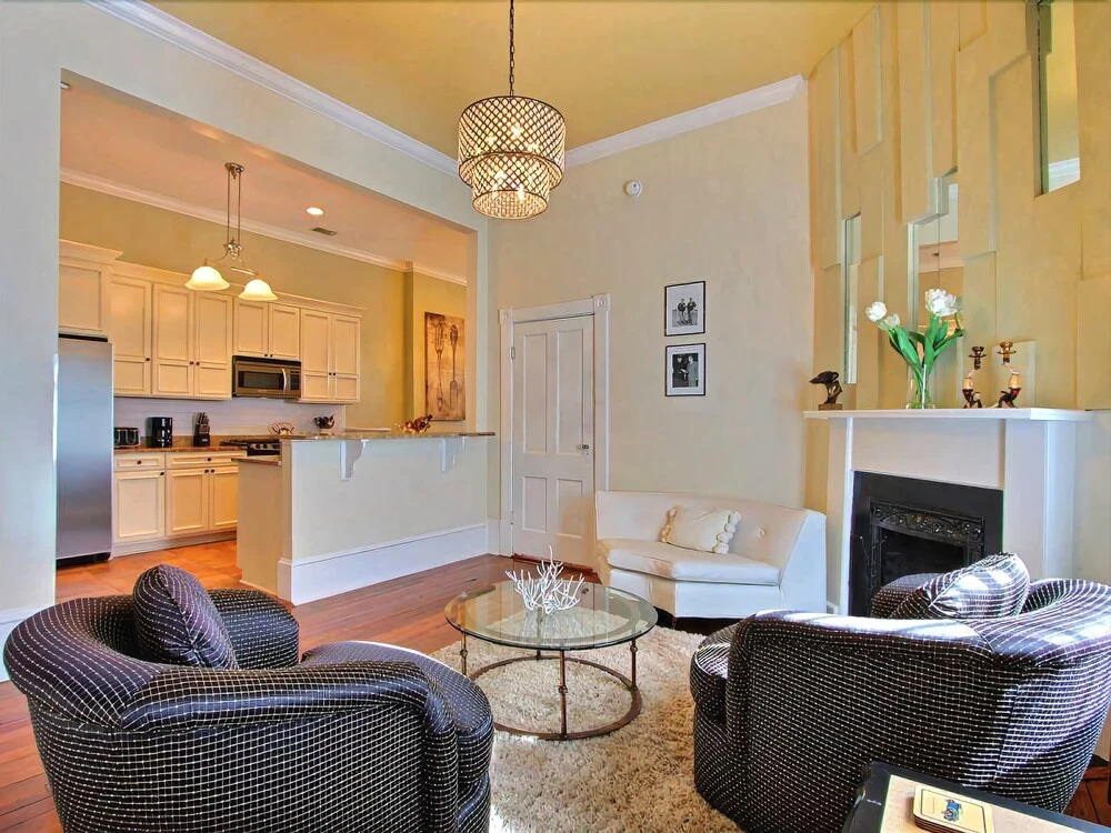 Champagne Suite