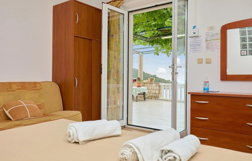 Beautiful Apartment in Saplunara With Wifi and 1 Bedrooms