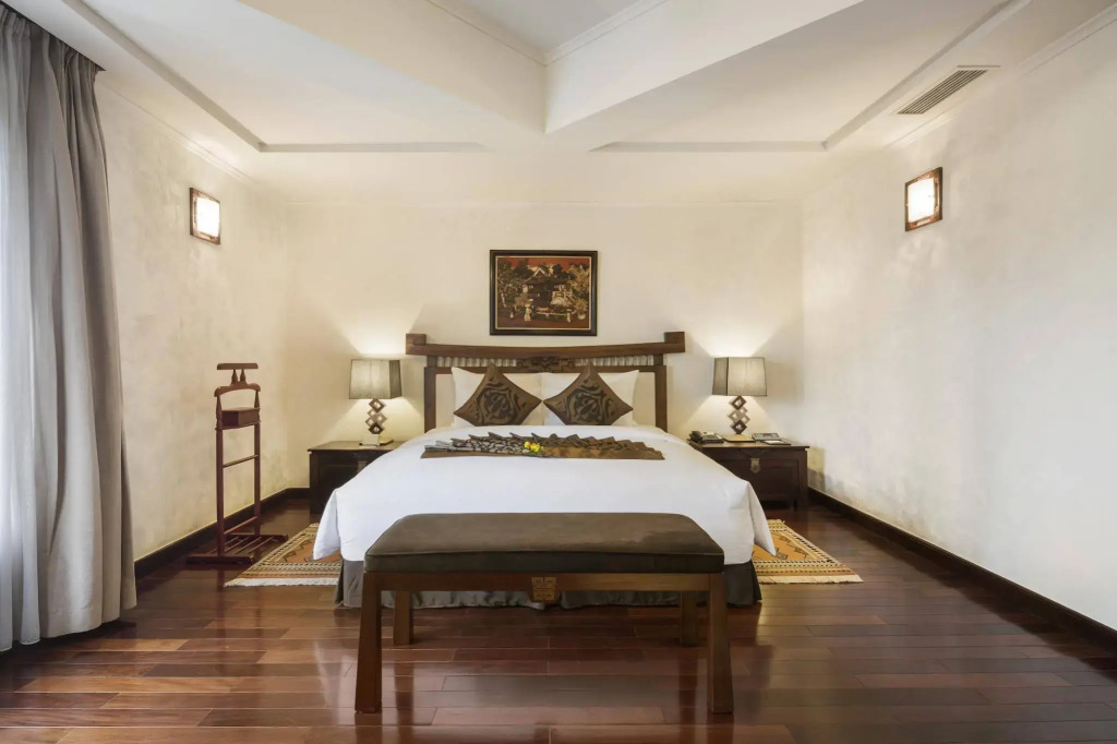 Rex Hotel