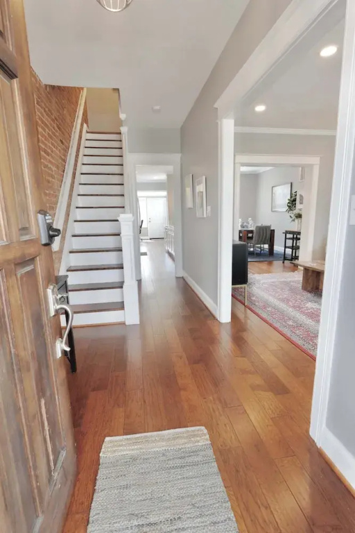Terrific Family Townhouse + Parking x 2 Cars