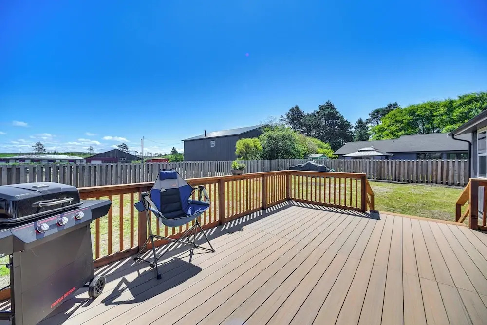 Pet-friendly Moclips Home: Walk to Mocrocks Beach!