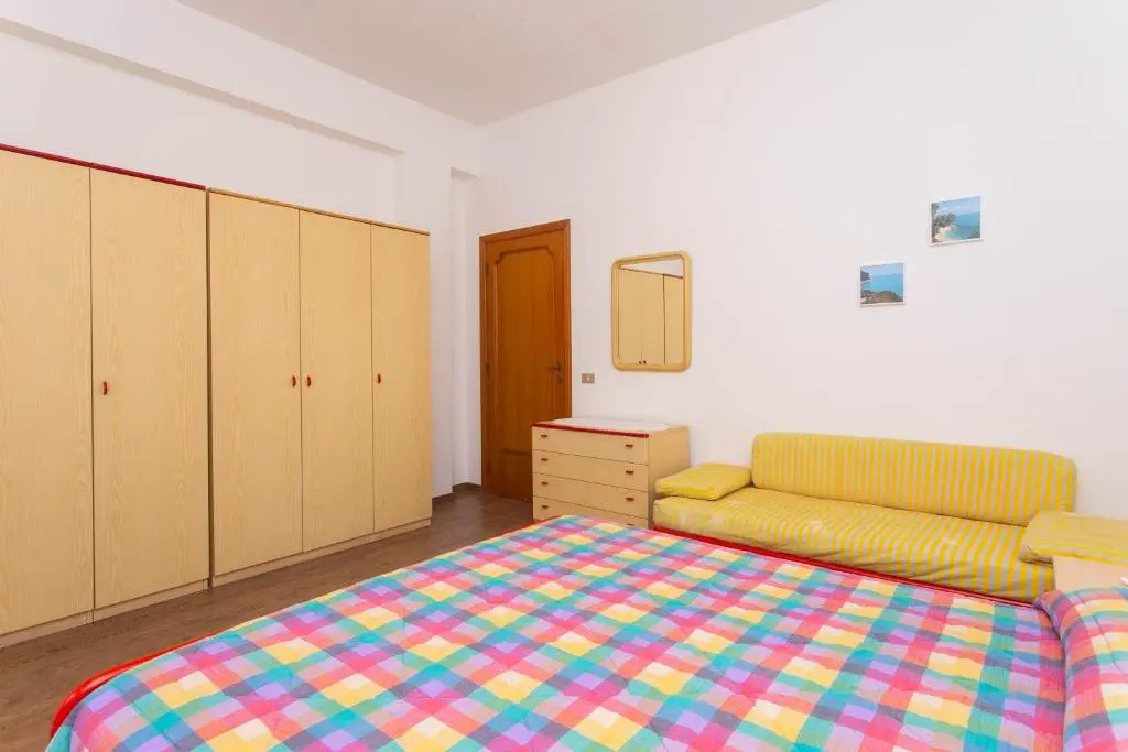 S173 - Sirolo, Ampio Trilocale Comodo Ai Servizi Sx