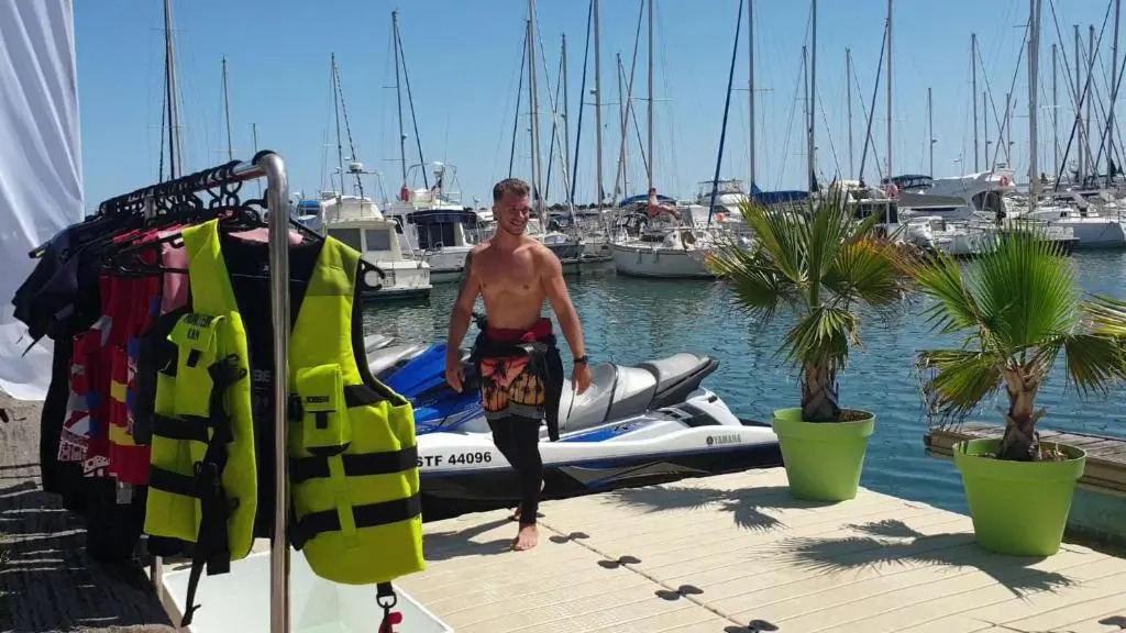 Résidence de standing la Pêcherie Spacieux T3 comme un cocon familial vue mer et sur l'avant port Sur le bout du bout de Cap d'Agde seule cap en Occitanie