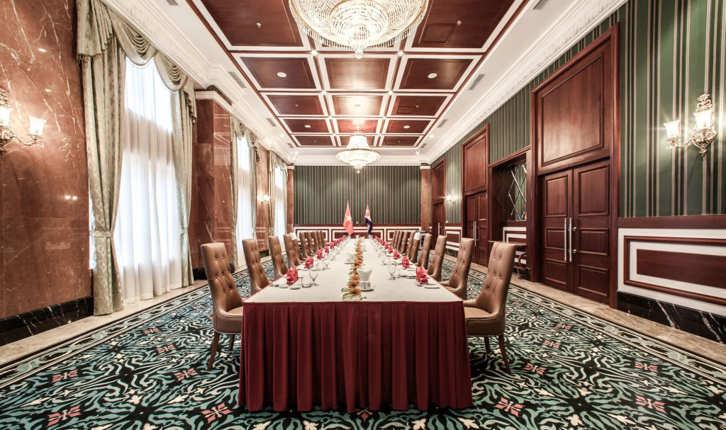 Army Hotel