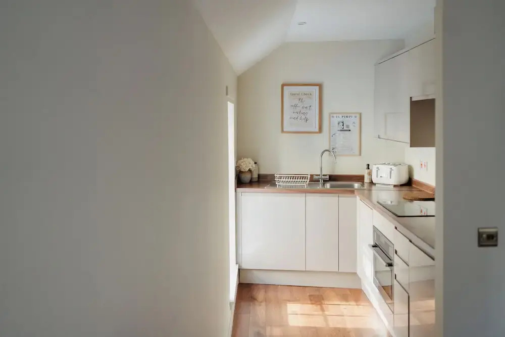 Charming Central Mews Home with Secure Parking