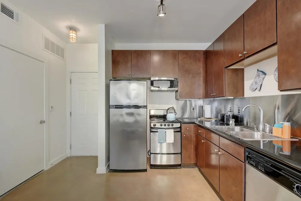 StayLo Luxe Studio in the Heart of SoCo