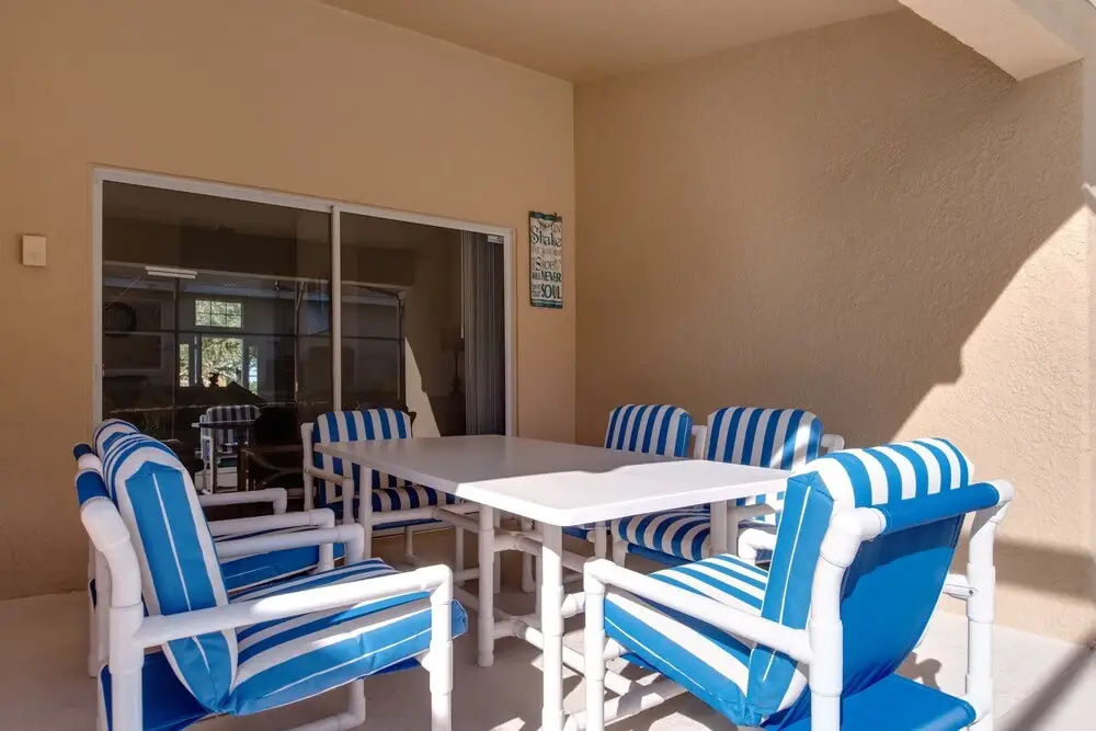 Private Pool, Foosball Table & Air Hockey!!