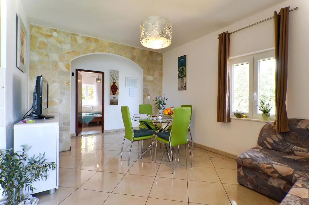 Apartment with a sea view terrace, Čiovo near Trogir