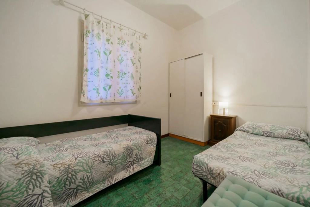 Rustic Villetta Le Grotte sleeps 8 comfortably with a view of the bay of Portoferraio-VILLETTA LE GROTTE