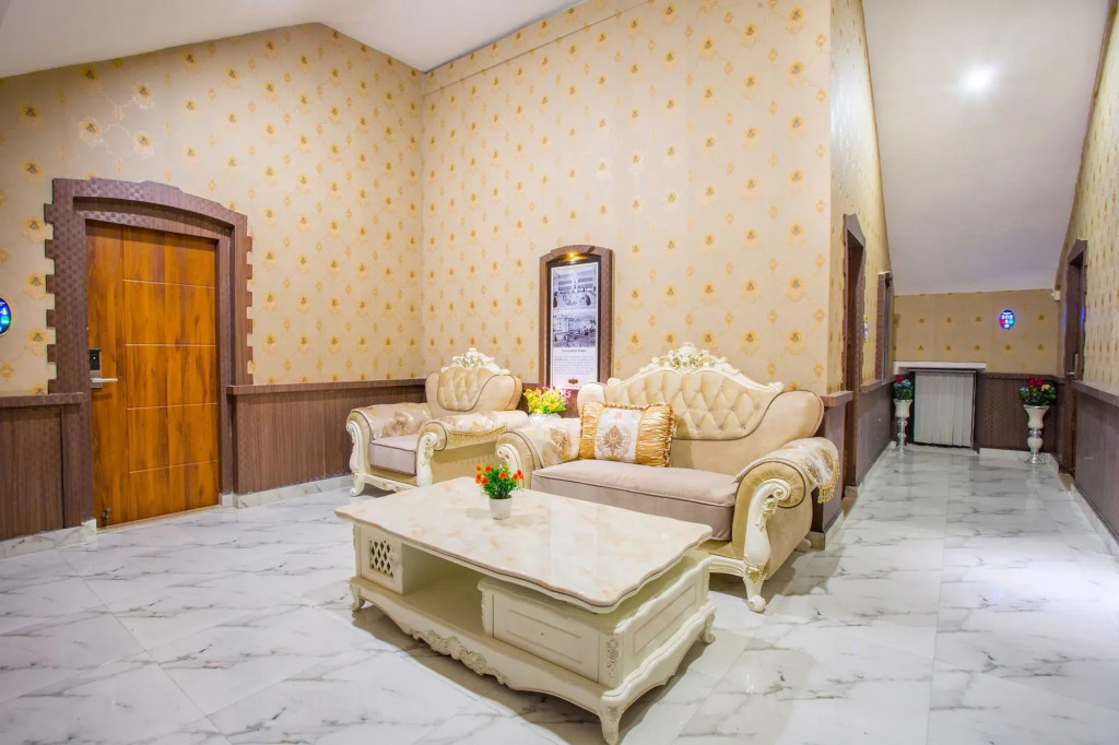 Royal Empire Boutique Hotel