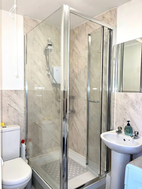 Charming 1-bed Loft Apartment in Romford