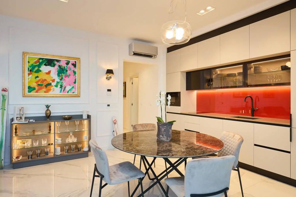 New & Luxury 5* with Breathtaking View- Kiki Lu Apartment