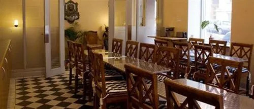 Colonial Hotel