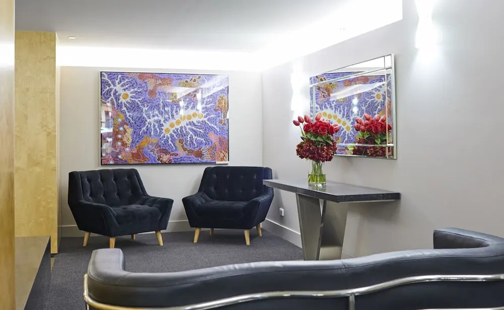 Apt Walking Distance to MCG & Epworth Hospital