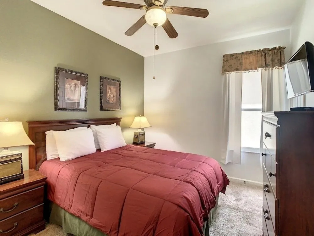 6 Bed Close To Disney In A Gated Resort Community 6 Bedroom Villa by Redawning
