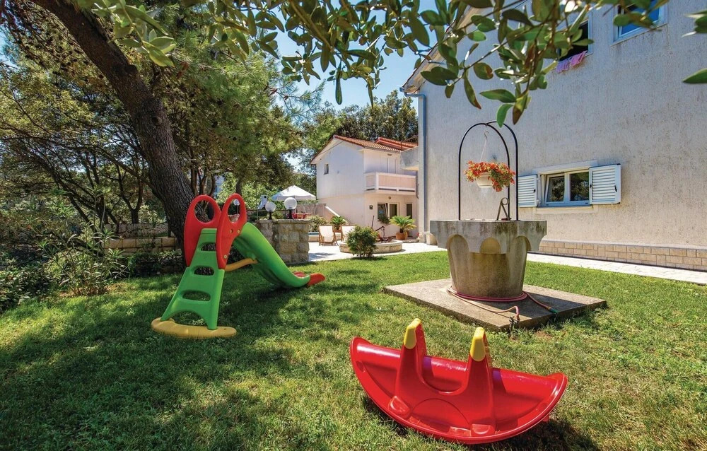 Awesome Home in Supetarska Draga with Hot Tub, WiFi & 2 Bedrooms