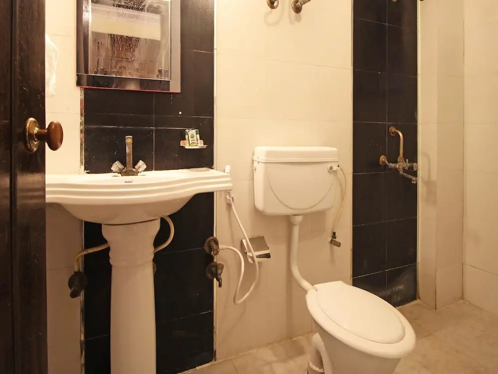 OYO Flagship 140 Noida Expressway Boulevard