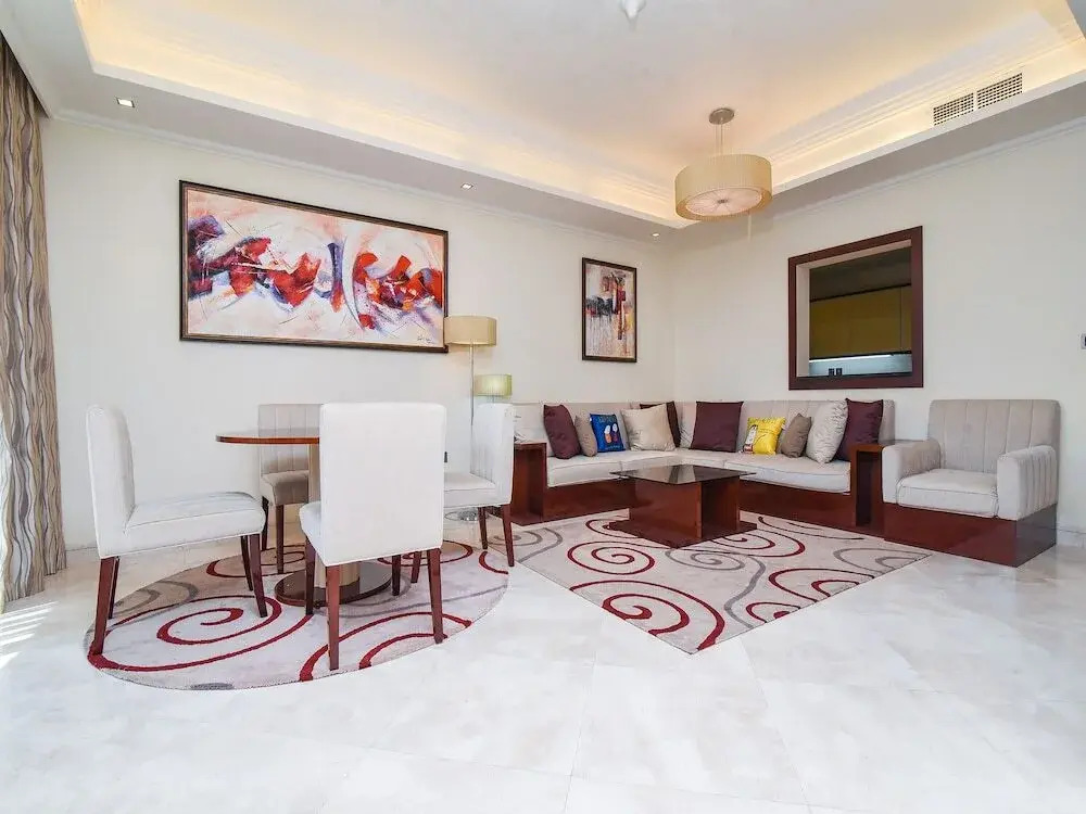 OYO Home 161 Taj Grandeur 1 BHK Apartment Palm