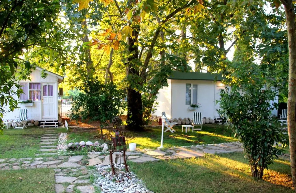 Defne Pension