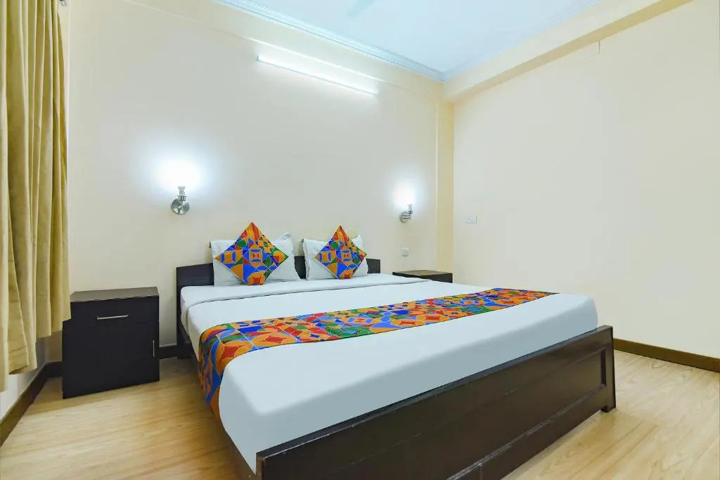 Fabhotel Dovers Inn