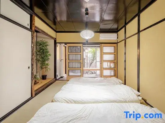 Up to 8 people/6 minutes to Namba/Good atmosphere house/wi-fi/Osaka trip/87m2