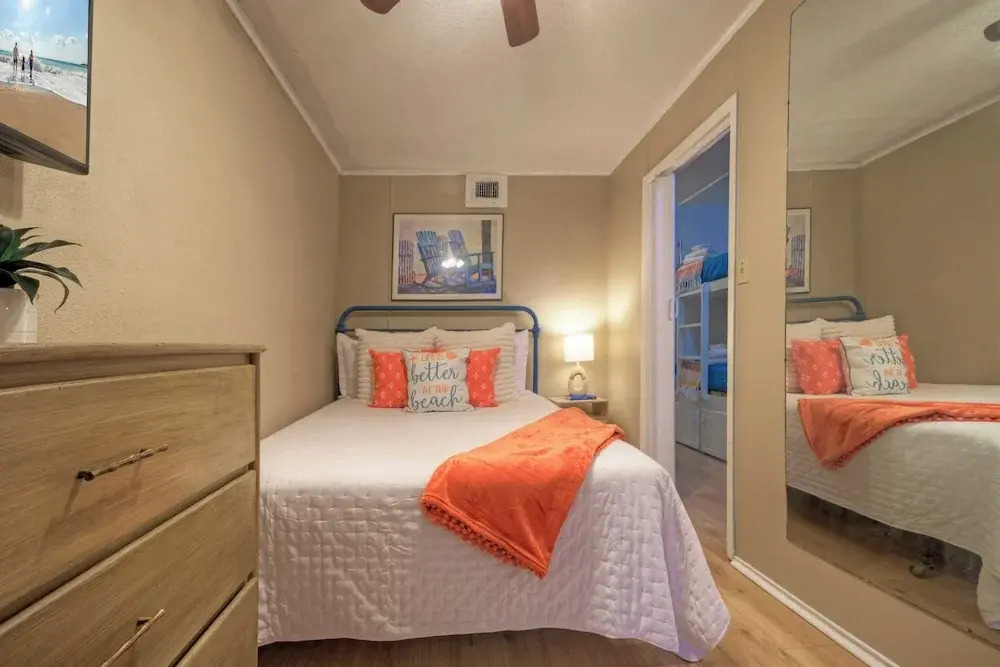 Private Balcony w/ Ocean View Pool & Hot Tub Access Ocean Echo by Avantstay
