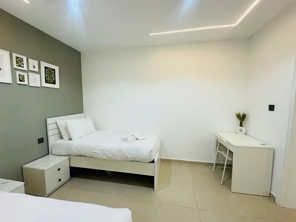 Zapbed House-MAY 105