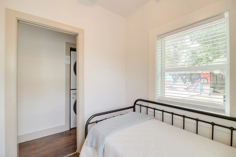 '1930s East End Home' ~ 3 Mi to Downtown Houston!