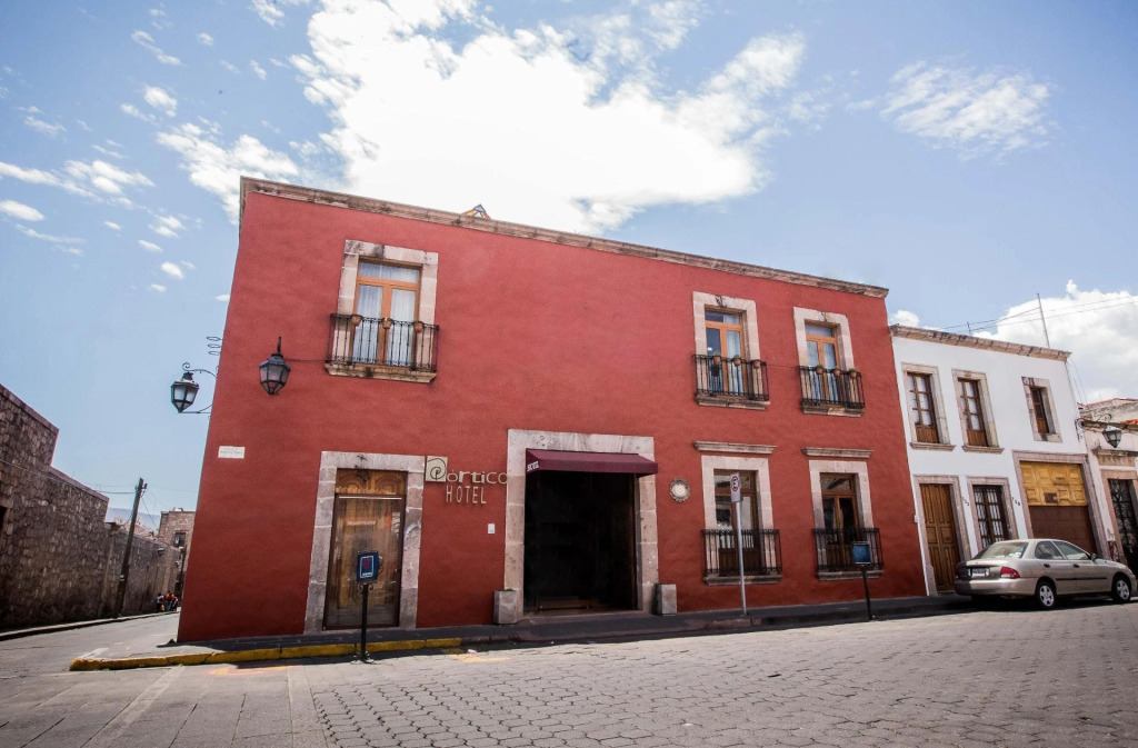 Pórtico Hotel & Galería