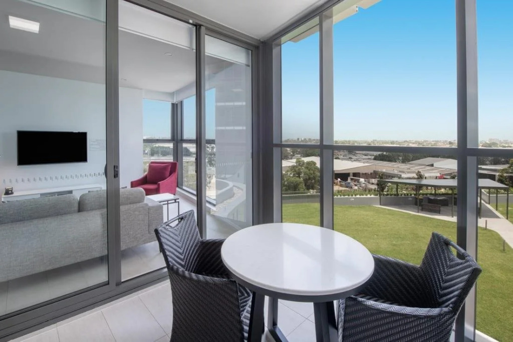 Meriton Suites Carter Street