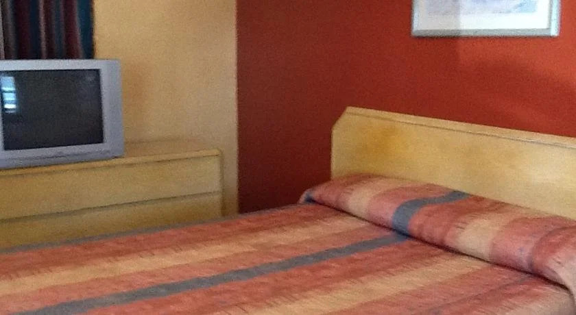 Deluxe Inn - Sarasota