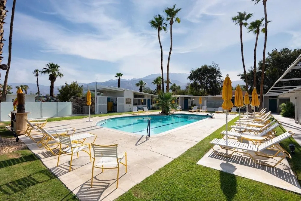 Monkey Tree Hotel 6 in Palm Springs