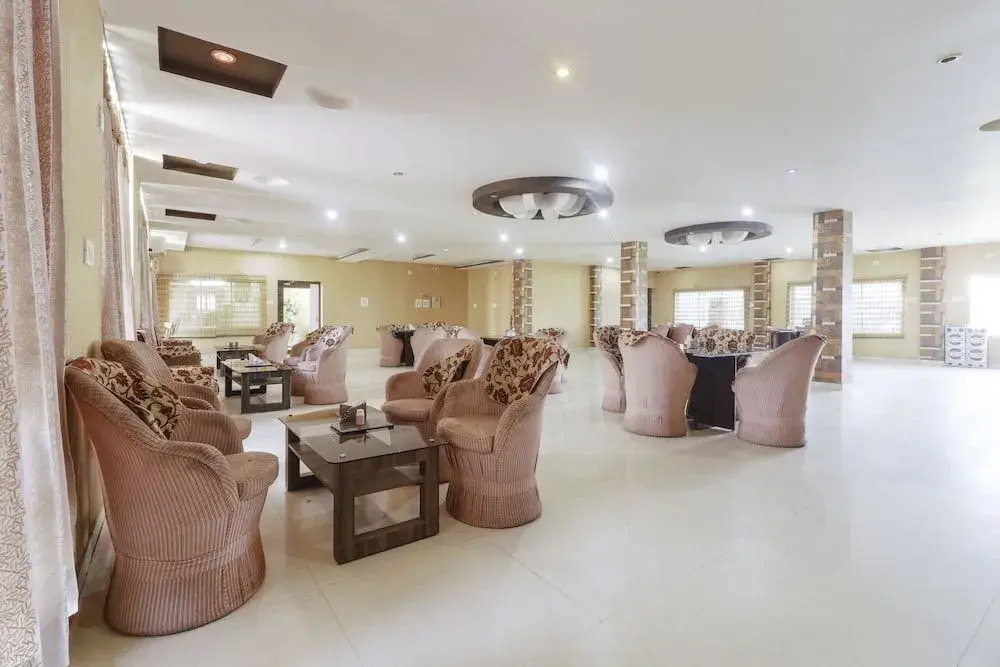Hotel Shiv Villas by OYO Rooms