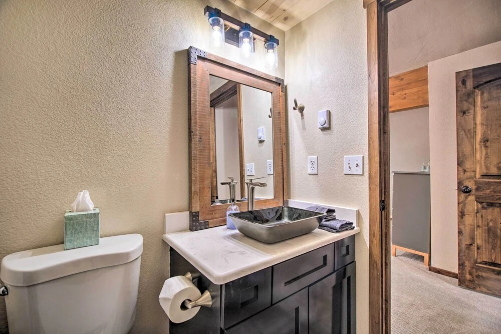 Beautiful Mccall Cabin: Perfect for Families!