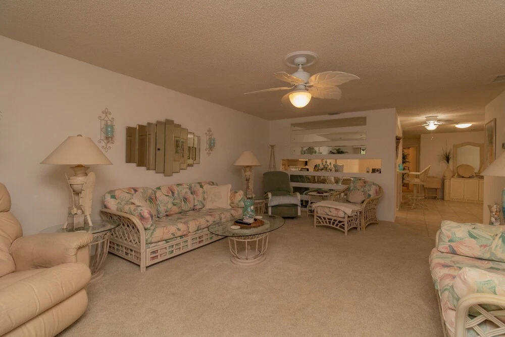 2 Bedroom With Community Pool Close To The Beaches 2 Condo by Redawning