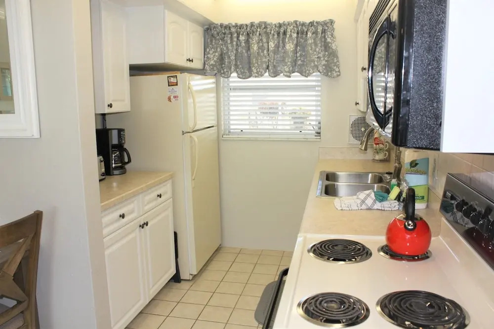 Jamaica Royale 099 - 2 Br Condo