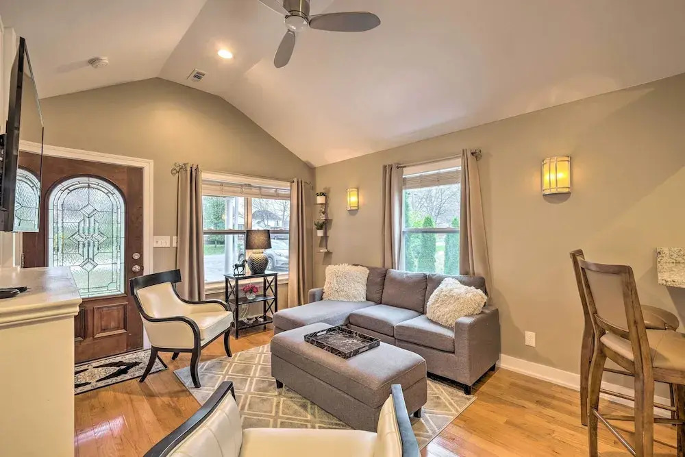 Luxe Lyndon Home u003c 11 Mi to Dtwn Louisville