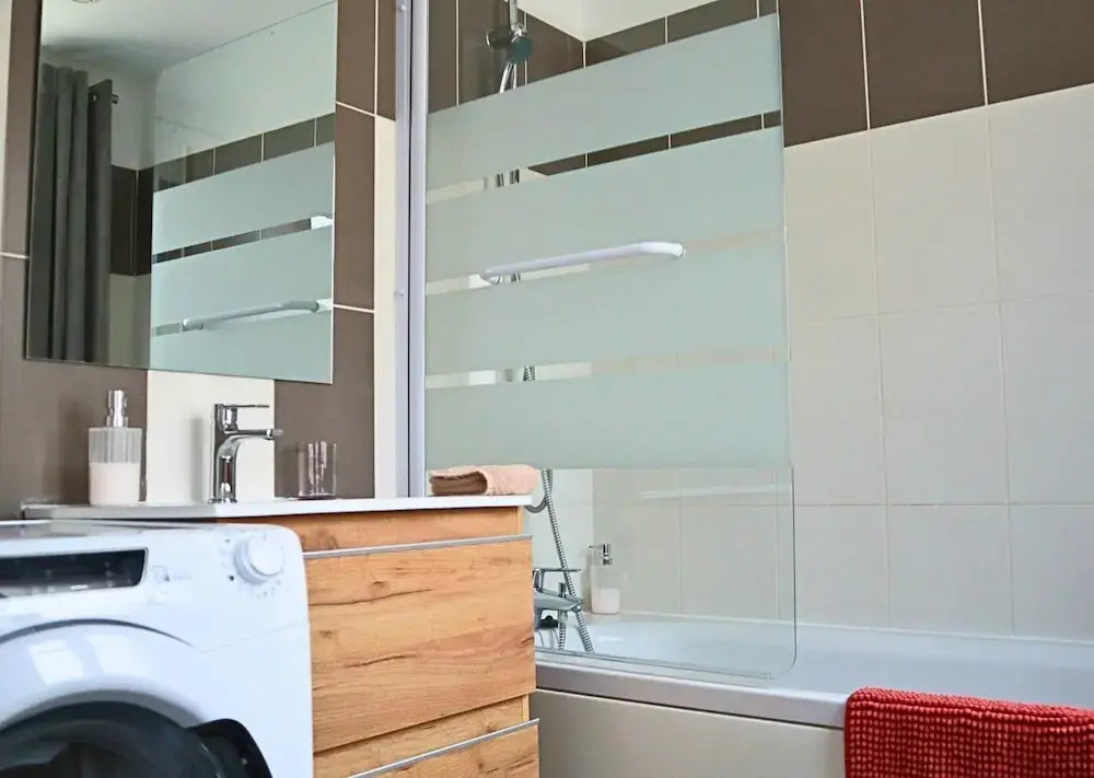 Studio en plein centre de Saint-Omer - à 5 min de la gare, parking privé gratuit